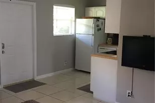 2741 NE 8th Ave, Wilton Manors, FL 33334 - Photo 9