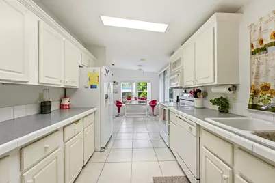 8355 SE Wren Avenue, Hobe Sound, FL 33455 - Photo 11