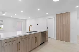 1304 SW 23rd St, Boynton Beach, FL 33426 - Photo 9