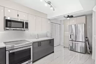 18 Royal Palm Way Way, Boca Raton, FL 33432 - Photo 9