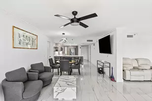18 Royal Palm Way Way, Boca Raton, FL 33432 - Photo 17