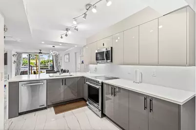 18 Royal Palm Way Way #109, Boca Raton, FL 33432 - Photo 3