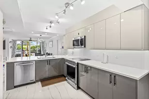 18 Royal Palm Way Way, Boca Raton, FL 33432 - Photo 3