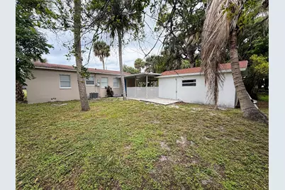 1010 Mayflower Road, Fort Pierce, FL 34950 - Photo 3