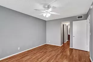 9460 Poinciana Pl, Davie, FL 33324 - Photo 13