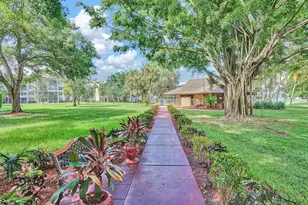 9460 Poinciana Pl, Davie, FL 33324 - Photo 21