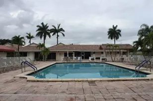 8573 Boca Dr, Boca Raton, FL 33433 - Photo 29