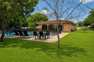150 NE 146th Street NE, Miami, FL 33161 - Photo 11