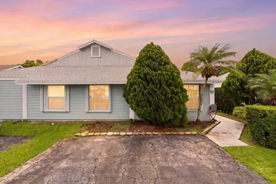 970 SW 111th Way, Davie, FL 33324 - Photo 1