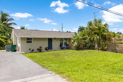 4953 Bayshore Drive, Naples, FL 34112 - Photo 13