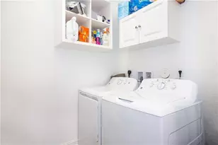 11736 SW 13th Ct, Pembroke Pines, FL 33025 - Photo 17