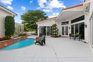 980 Bel Aire Dr W, Pembroke Pines, FL 33027 - Photo 11