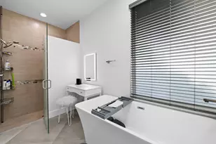980 Bel Aire Dr W, Pembroke Pines, FL 33027 - Photo 35
