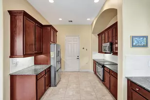 8541 NW 38th St, Cooper City, FL 33024 - Photo 17