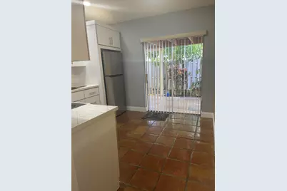 19823 NW 64th Place, Hialeah, FL 33015 - Photo 5