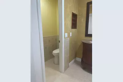 19823 NW 64th Place, Hialeah, FL 33015 - Photo 9