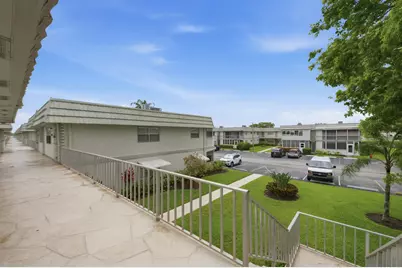 670 Monaco N, Delray Beach, FL 33446 - Photo 3