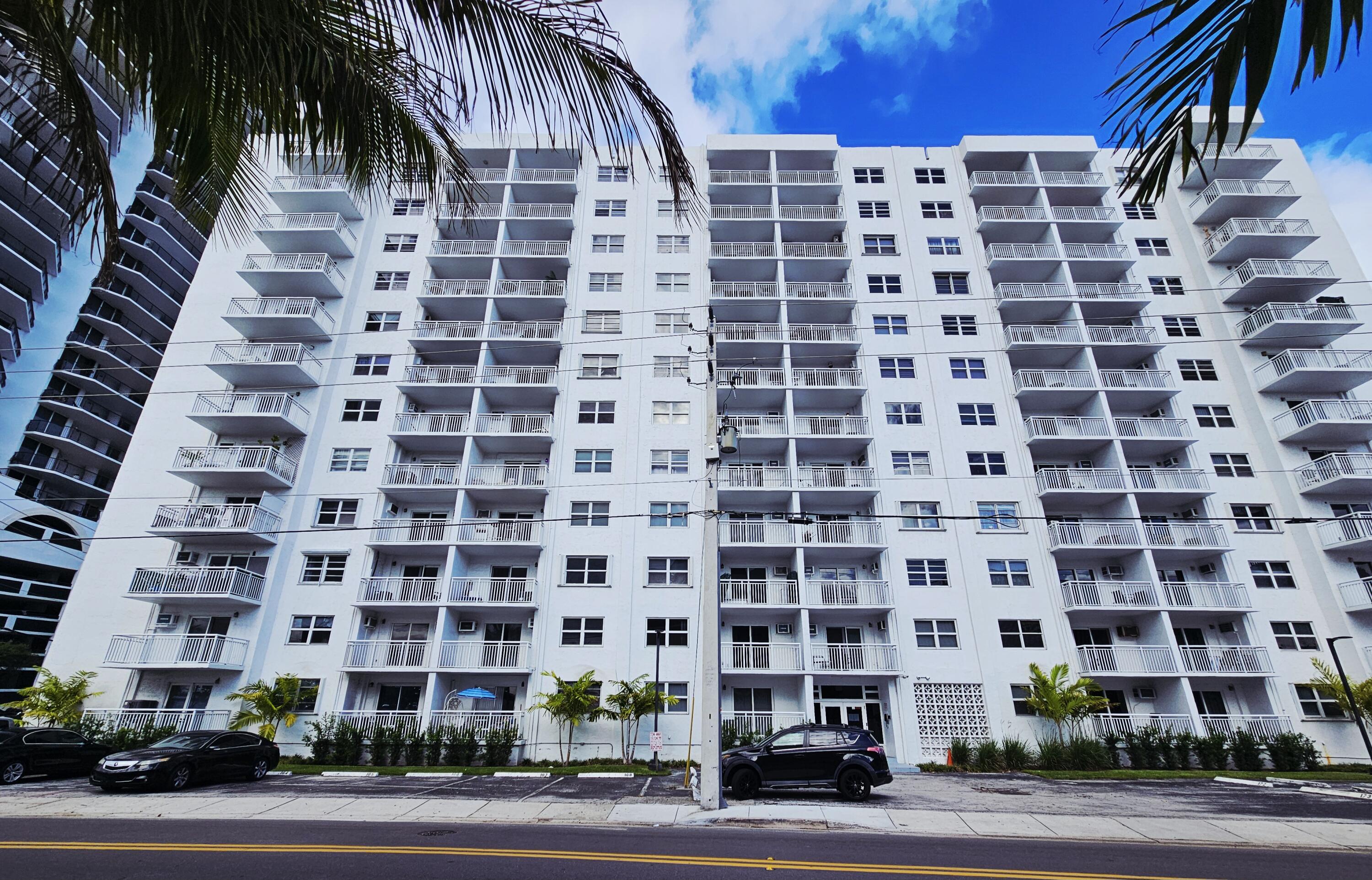 200 S Birch Rd #208