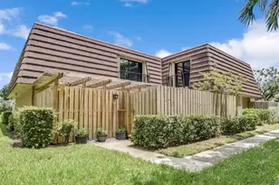 121 1st Ln, Palm Beach Gardens, FL 33418 - Photo 13