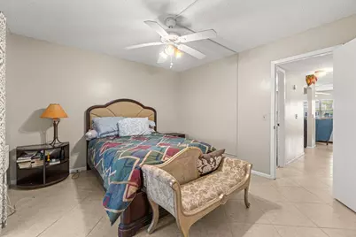 175 Suffolk E, Boca Raton, FL 33434 - Photo 13