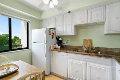 3000 Presidential Way #401, West Palm Beach, FL 33401 - Photo 5