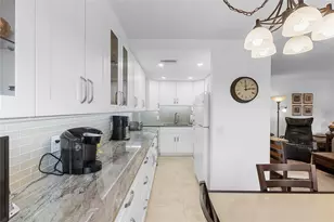 210 Oakridge N, Deerfield Beach, FL 33442 - Photo 5