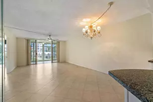 911 Gardenia Dr, Delray Beach, FL 33483 - Photo 11
