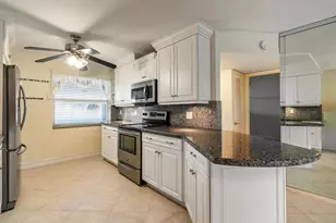 911 Gardenia Dr, Delray Beach, FL 33483 - Photo 7