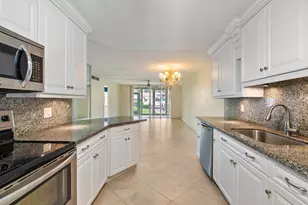 911 Gardenia Dr, Delray Beach, FL 33483 - Photo 9
