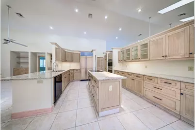 13406 Doubletree Circle, Wellington, FL 33414 - Photo 19