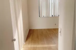 3915 Victoria Dr NE, West Palm Beach, FL 33406 - Photo 11