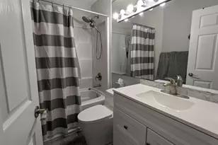 105 Half Moon Cir, Hypoluxo, FL 33462 - Photo 13