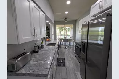 105 Half Moon Circle #F2, Hypoluxo, FL 33462 - Photo 15