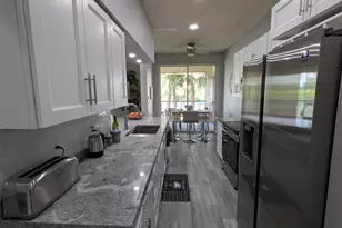 105 Half Moon Cir, Hypoluxo, FL 33462 - Photo 15
