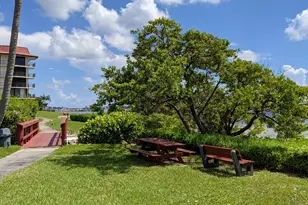 105 Half Moon Cir, Hypoluxo, FL 33462 - Photo 31