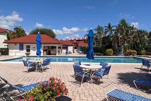105 Half Moon Cir, Hypoluxo, FL 33462 - Photo 33