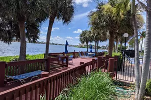 105 Half Moon Cir, Hypoluxo, FL 33462 - Photo 29