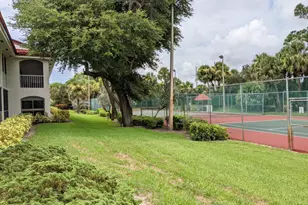 105 Half Moon Cir, Hypoluxo, FL 33462 - Photo 23