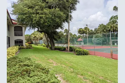 105 Half Moon Circle #F2, Hypoluxo, FL 33462 - Photo 21