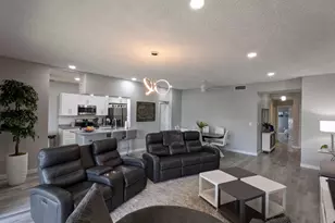 105 Half Moon Cir, Hypoluxo, FL 33462 - Photo 3