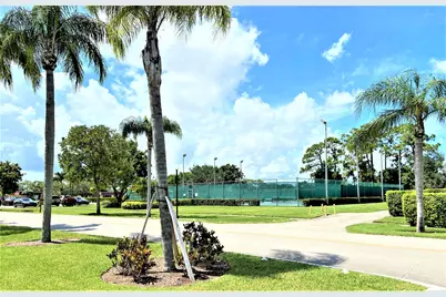 290 Cape Cod Circle, Lake Worth, FL 33467 - Photo 9