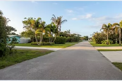 1115 NE Terrace Way, Jensen Beach, FL 34957 - Photo 3