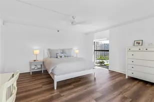 20515 E Country Club Dr, Miami, FL 33180 - Photo 9