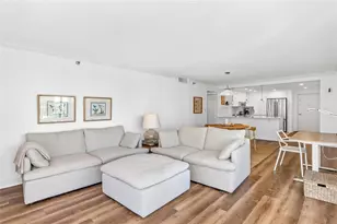 20515 E Country Club Dr, Miami, FL 33180 - Photo 3