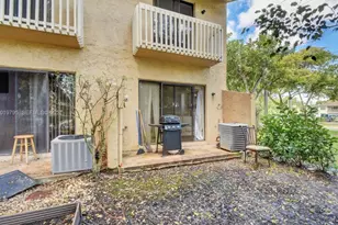 9270 NW 40th St, Coral Springs, FL 33065 - Photo 17