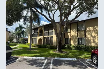 213 Pine Hov Circle #D2, Greenacres, FL 33463 - Photo 1