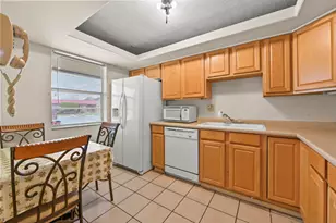 109 Lake Barbara Dr, West Palm Beach, FL 33411 - Photo 3