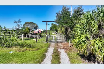 7230 77th Street, Vero Beach, FL 32967 - Photo 3
