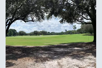 200 Jacaranda Country Club Drive #1b, Plantation, FL 33324 - Photo 3