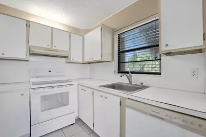 200 Jacaranda Country Club Drive #1b, Plantation, FL 33324 - Photo 17